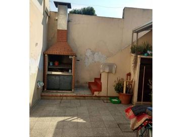 Casa 3 amb. con galpon amplio