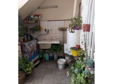 Casa 3 amb. con galpon amplio