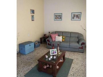 Casa 3 amb. con galpon amplio