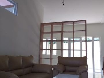 Rumah mewah 2 lantai Full Furnished jl palagan km 9 sariharjo ngaglik sleman yogyakarta