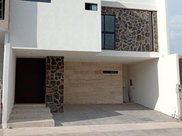 CASA EN LOMAS DE CHAPULTEPEC SLP