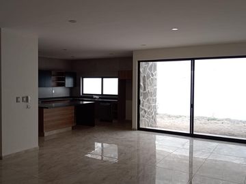 CASA EN LOMAS DE CHAPULTEPEC SLP