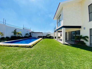 Casa en Fraccionamiento en Paraíso Country Club, Emiliano Zapata, Morelos CAEN-8