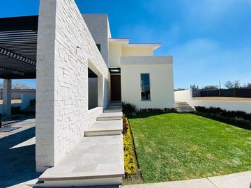 Casa en Fraccionamiento en Paraíso Country Club, Emiliano Zapata, Morelos CAEN-8