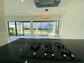 Casa en Fraccionamiento en Paraíso Country Club, Emiliano Zapata, Morelos CAEN-8