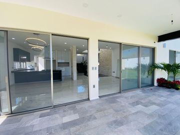 Casa en Fraccionamiento en Paraíso Country Club, Emiliano Zapata, Morelos CAEN-8
