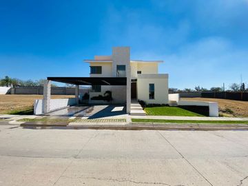 Casa en Fraccionamiento en Paraíso Country Club, Emiliano Zapata, Morelos CAEN-8