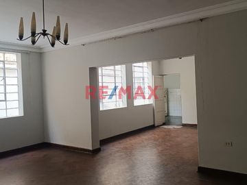 Esta propiedad en primer piso,  otorgará prestancia y distinción a su empresa además de una ubicación preferencial, en la zona empresarial de la Av. E