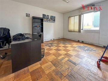 Oficina en Venta en Huerfanos - San Antonio