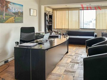 Oficina en Venta en Huerfanos - San Antonio