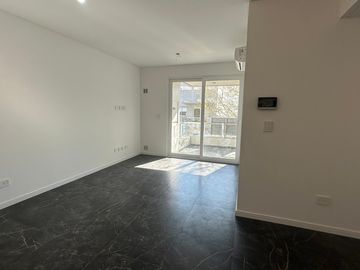 3 AMBIENTES , SEMIPISOS EXCLUSIVOS , 2 Y 1 AMBIENTES UNICOS . PRE VENTA FINANCIADA