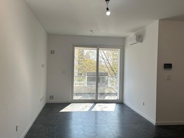 3 AMBIENTES , SEMIPISOS EXCLUSIVOS , 2 Y 1 AMBIENTES UNICOS . PRE VENTA FINANCIADA