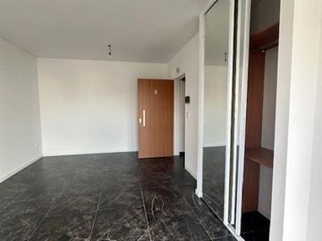 3 AMBIENTES , SEMIPISOS EXCLUSIVOS , 2 Y 1 AMBIENTES UNICOS . PRE VENTA FINANCIADA