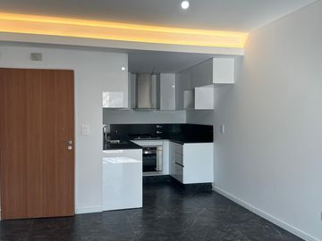 3 AMBIENTES , SEMIPISOS EXCLUSIVOS , 2 Y 1 AMBIENTES UNICOS . PRE VENTA FINANCIADA