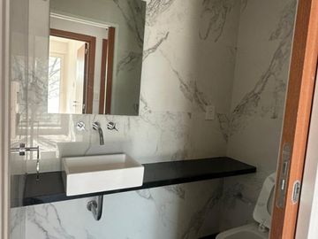 3 AMBIENTES , SEMIPISOS EXCLUSIVOS , 2 Y 1 AMBIENTES UNICOS . PRE VENTA FINANCIADA