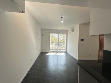 3 AMBIENTES , SEMIPISOS EXCLUSIVOS , 2 Y 1 AMBIENTES UNICOS . PRE VENTA FINANCIADA