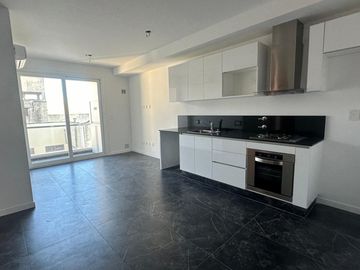 3 AMBIENTES , SEMIPISOS EXCLUSIVOS , 2 Y 1 AMBIENTES UNICOS . PRE VENTA FINANCIADA