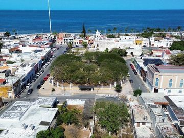 Terreno con fachada Colonial en San Roman