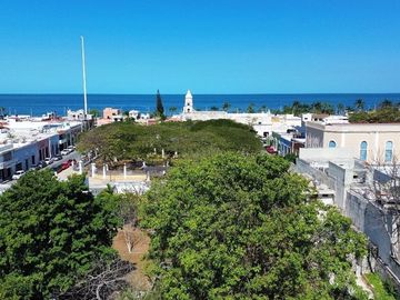 Terreno con fachada Colonial en San Roman
