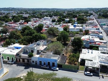Terreno con fachada Colonial en San Roman