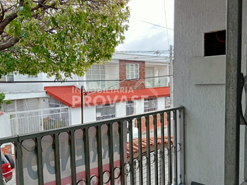 casa en venta en ciudad jardin. Cod V103238