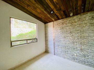 Cabaña Acogedora en el Bosque: Tu Refugio Ideal y Oportunidad de Inversión