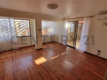 SE VENDE CASA EN PARQUE INGLÉS