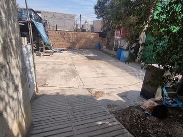SE RENTA LOCAL COMERCIAL DE 700 M2 UBICADO EN SANTIAGO CUAUTLALPAN.