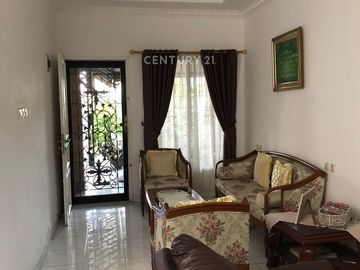 Dijual Cepat  Rumah Semi Furnish Taman Harapan Baru Pejuang