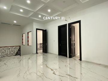 Rumah Mewah Ada Swimming Pool Di Sektor 9 Bintaro Lr 17378