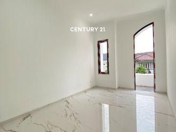 Rumah Mewah Ada Swimming Pool Di Sektor 9 Bintaro Lr 17378