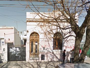 Casa antigua para refaccionar en Moreno centro sobre Lote de 9x40.