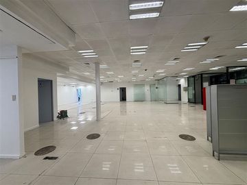 Gran Local Comercial/ Bancos, Farmacias y Grande Cadenas