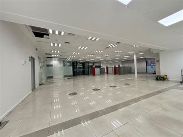 Gran Local Comercial/ Bancos, Farmacias y Grande Cadenas