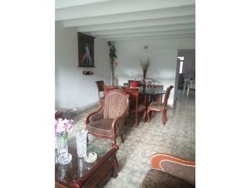 VENTA CASA UNIFAMILIAR LIMONAR-SUR