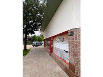 VENTA EN BLOCK DE 3 LOCALES COMERCIALES + DEPTO. 2 AMB + CASA