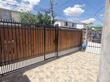 Casa en venta 3D2B remodelada en Puente Alto