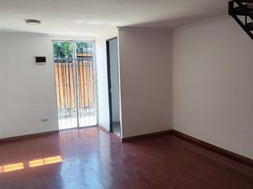 Casa en venta 3D2B remodelada en Puente Alto