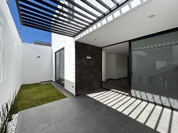 CASA NUEVA EN VENTA EN COTO ST. ANGELO AL NORTE DE AGS.