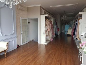 RUKO GADING SERPONG 3 LANTAI STRATEGIS HADAP JALAN UTAMA FULLY FURNISHED