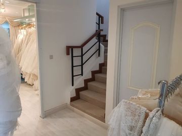 RUKO GADING SERPONG 3 LANTAI STRATEGIS HADAP JALAN UTAMA FULLY FURNISHED