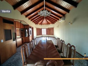 Prestigiosa Casaquinta en Bella Vista