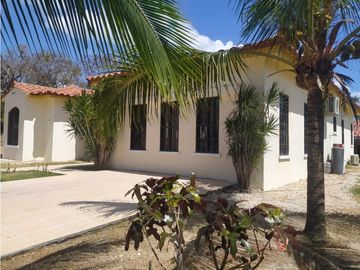 Venta: 7 recámaras en Hacienda Pacifica, San Carlos