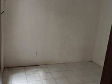 Rumah second di lokasi premium sawangan depok 500 jt nego