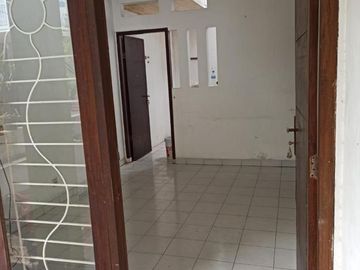 Rumah second di lokasi premium sawangan depok 500 jt nego