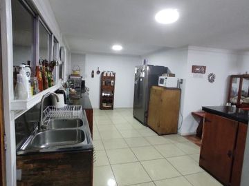 Hermosa Casa Amplia 4d, 3 baños Av. Argentina, Maipú