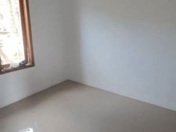 JUAL BU! RUMAH PINGGIR JALAN DEKAT UBERTOS