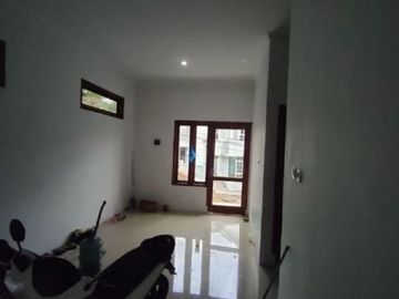 JUAL BU! RUMAH PINGGIR JALAN DEKAT UBERTOS