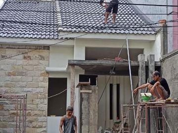 Rumah di Gunung Anyar, Baru Gress, Hadap Barat