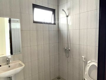 Rumah Minimalis Modern Posisi Hook Di BSD 7459